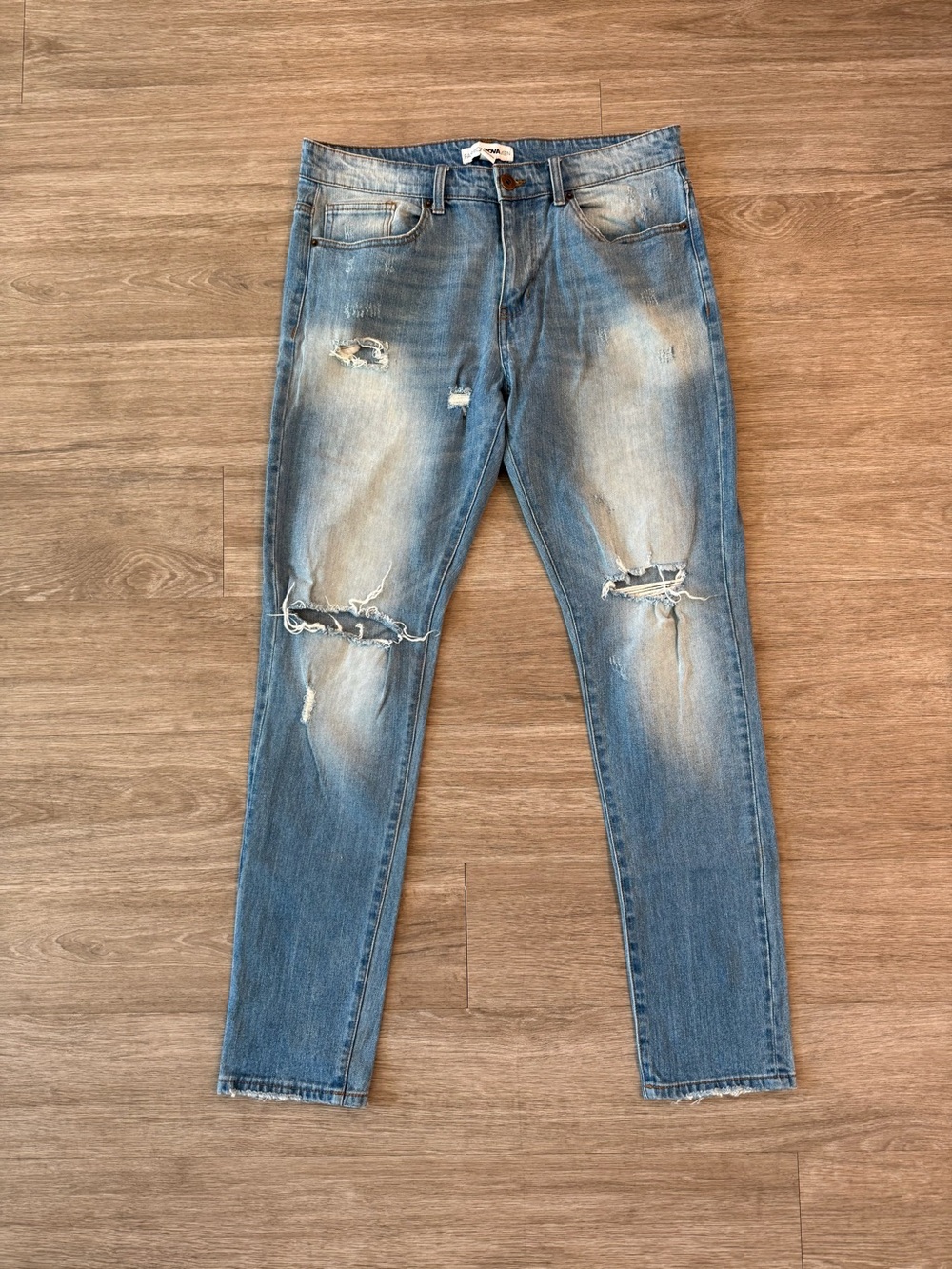 Fashion Nova Distressed Light Blue Men’s Skinny Jeans, Size 34